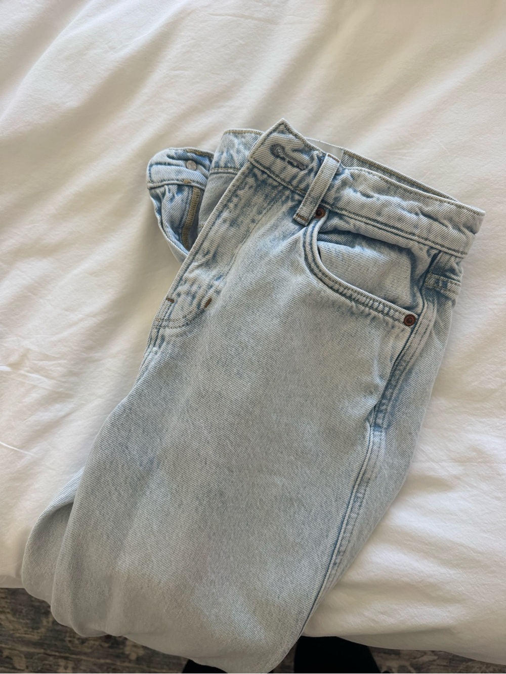 Reformation Val 90s Mid Rise Straight Jeans Light Wash size 24